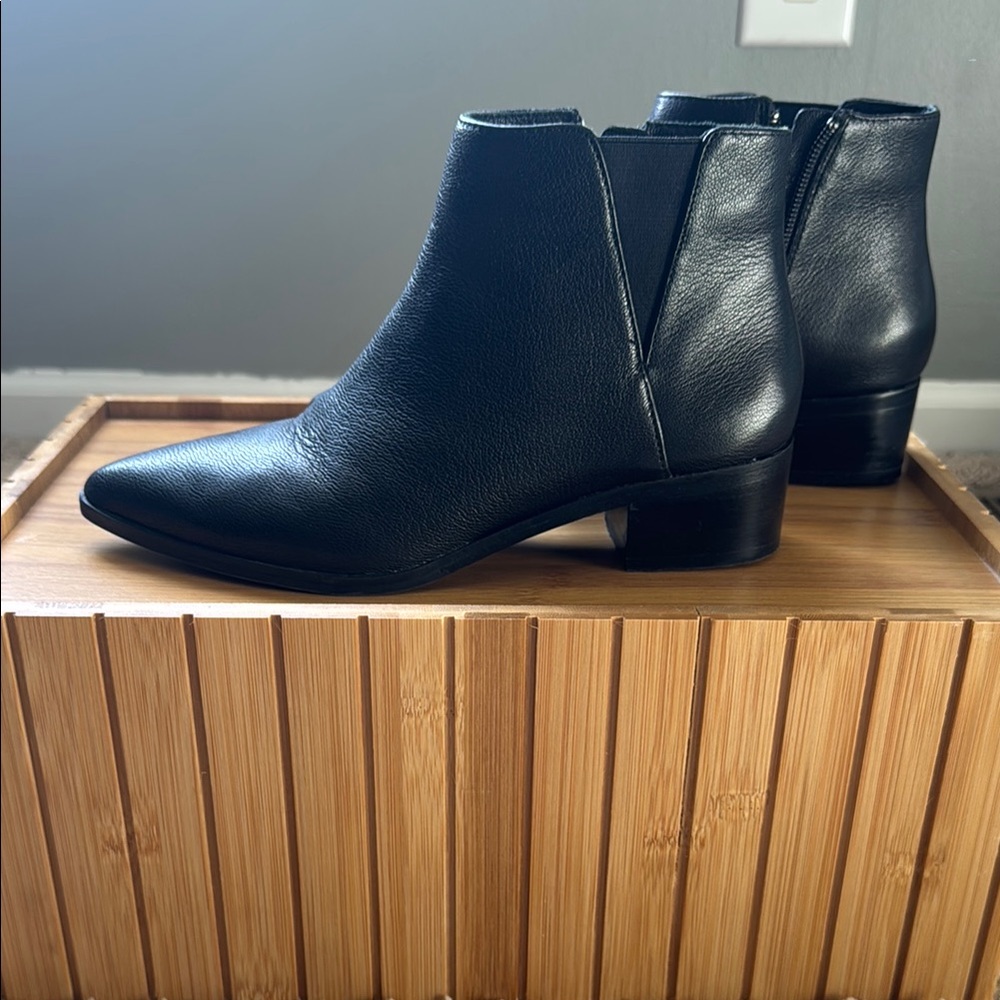 Elegant Black Ankle Boots